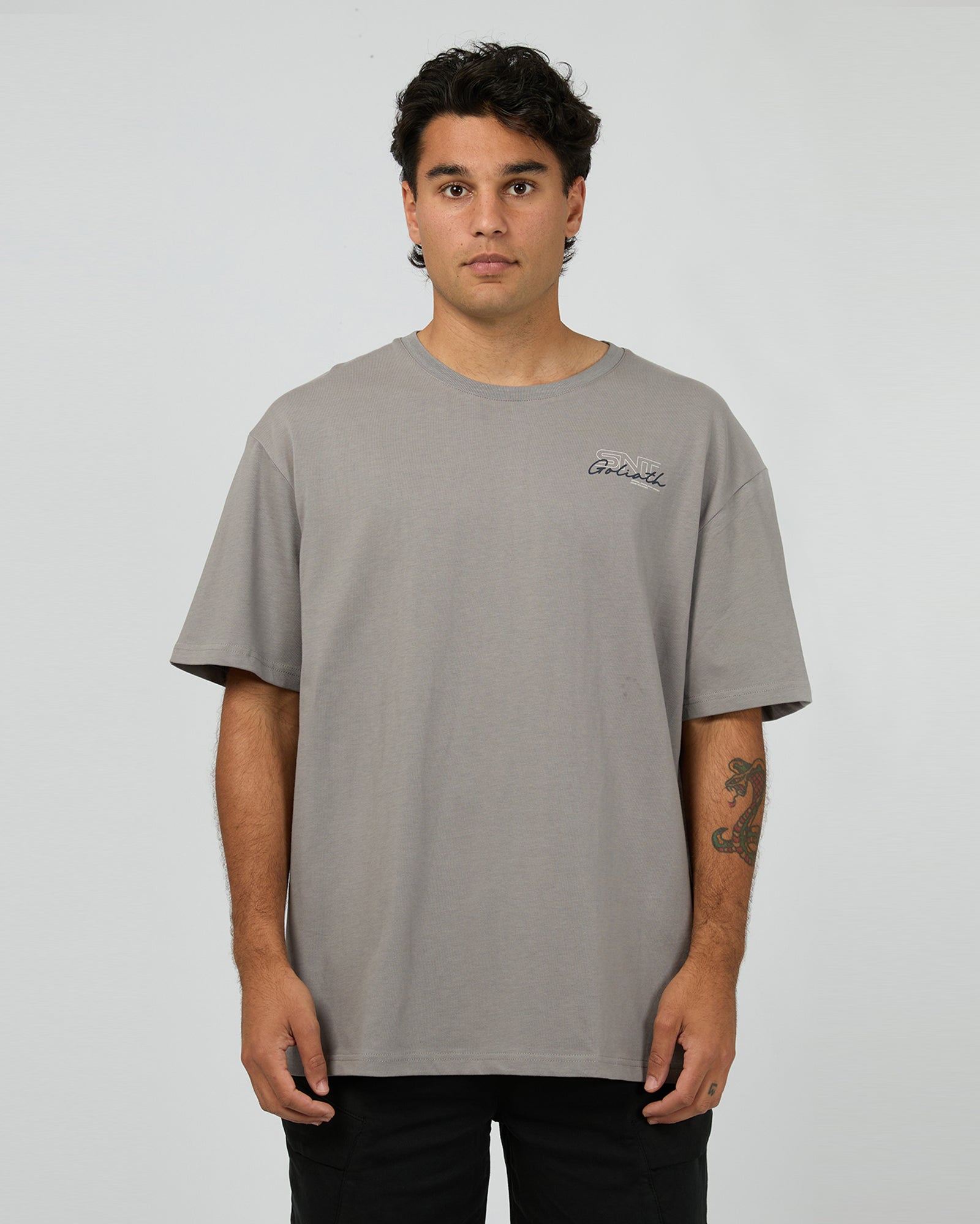 Link Script Tee / Smoke / Mens | St Goliath St Goliath