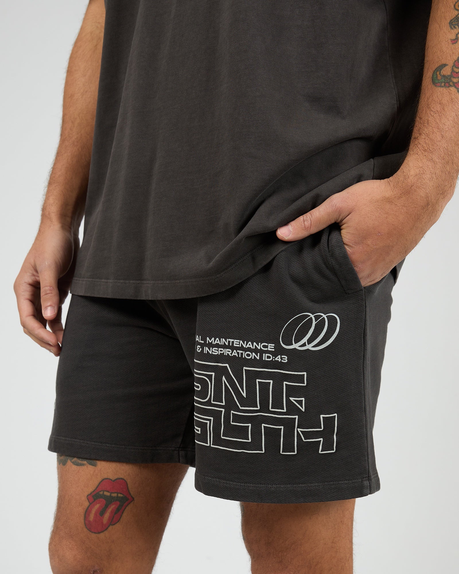Liveries Fleece Short / Coal | St Goliath Mens St Goliath