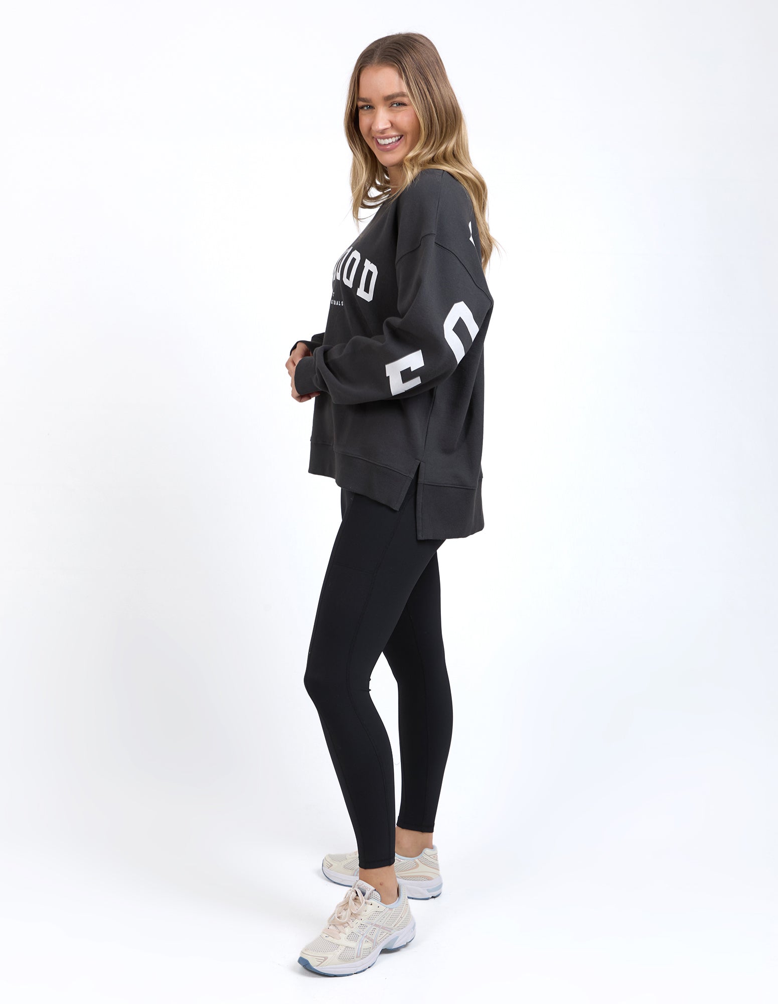 Interval Crew / Dark Grey| Foxwood Foxwood