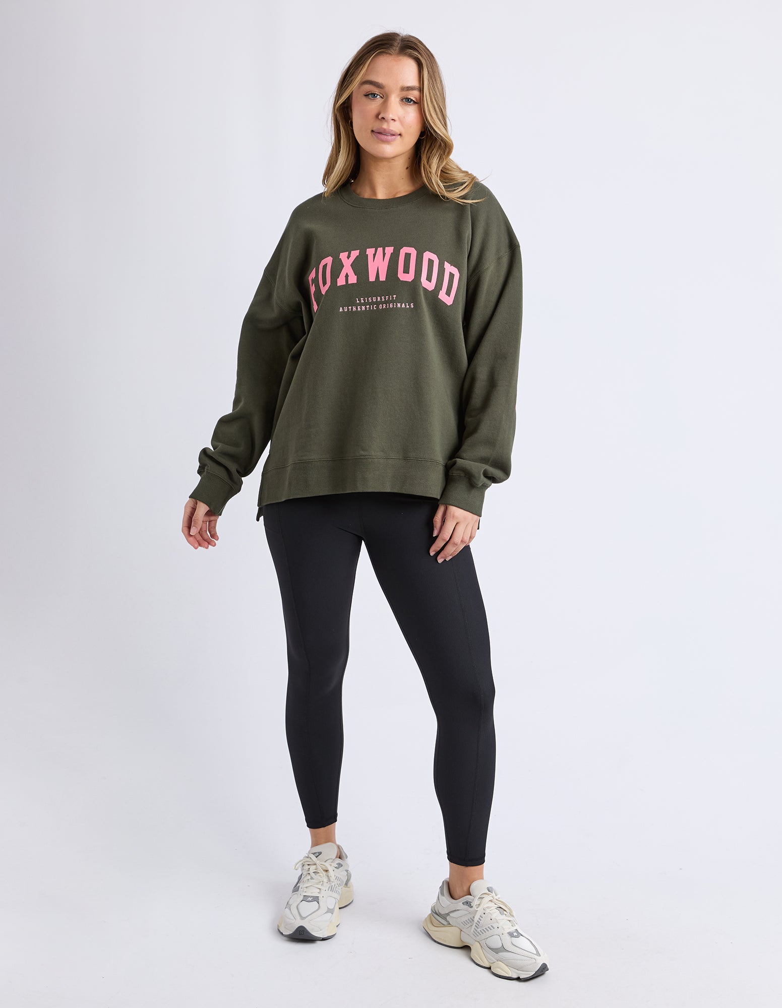 Interval Crew / Dark Khaki - Coral | Foxwood Foxwood