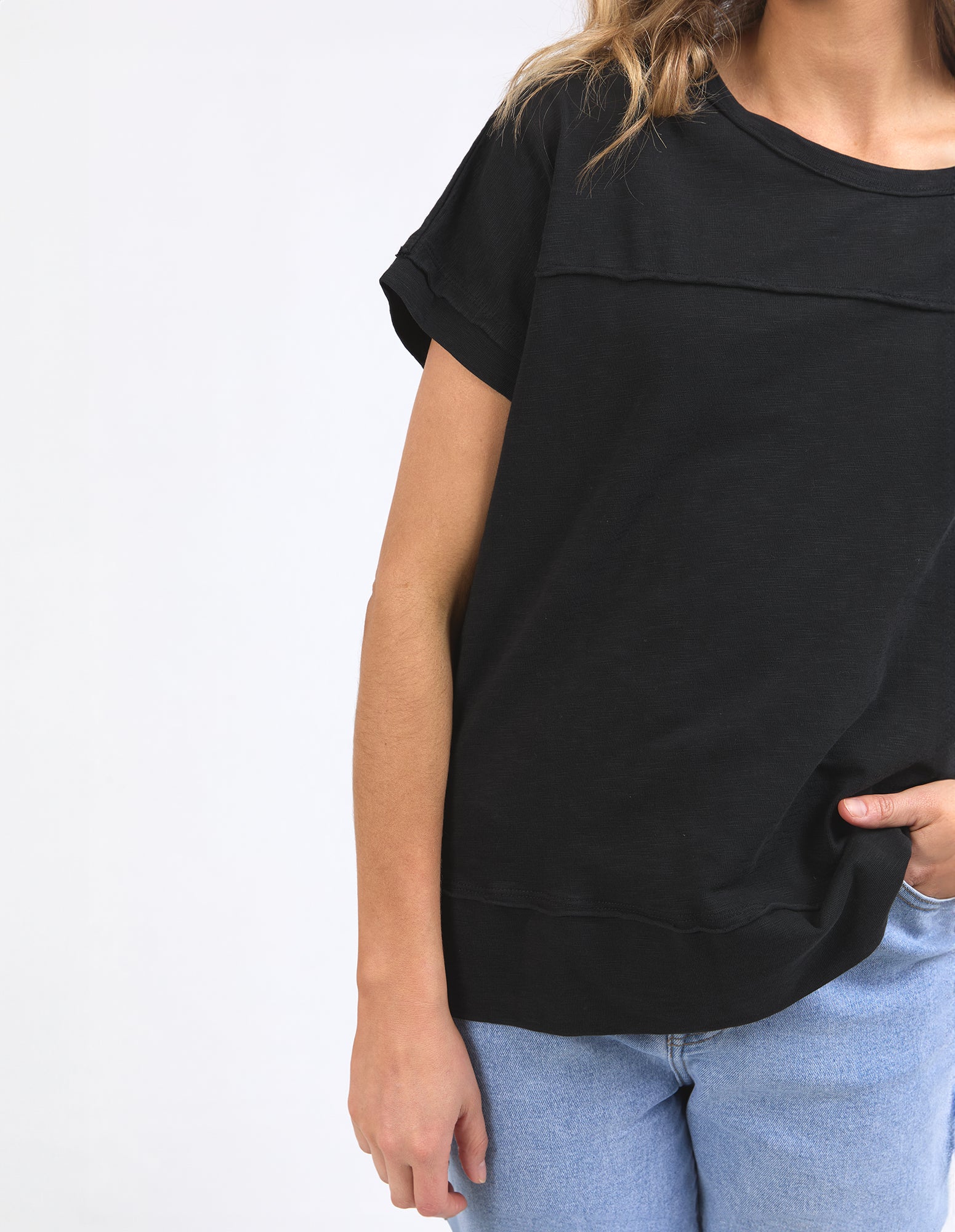Allison Tee / Black | Foxwood Foxwood