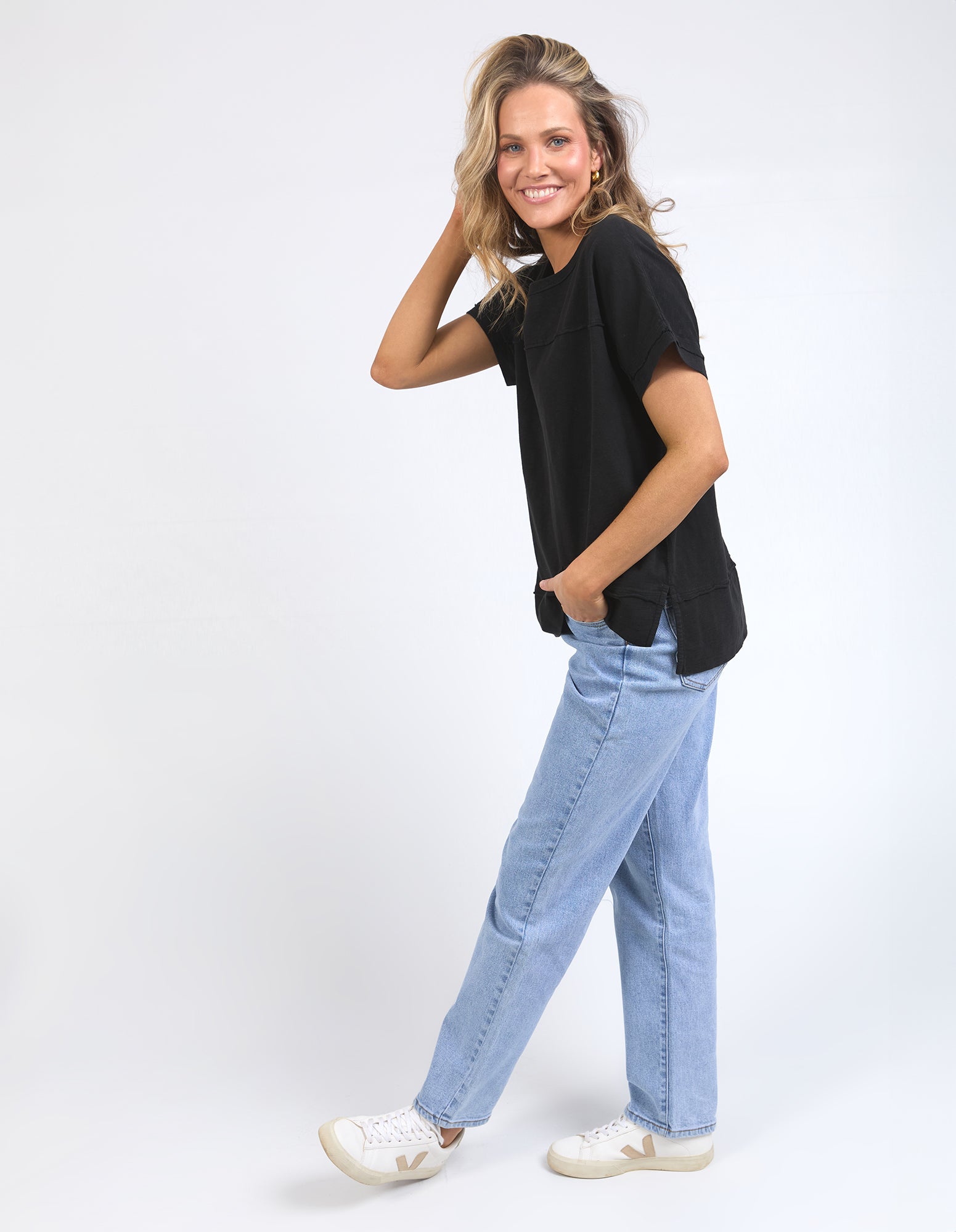 Allison Tee / Black | Foxwood Foxwood