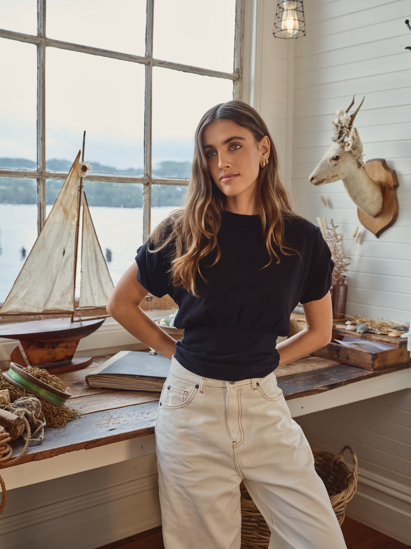 AAE Halle Tee / Black | All About Eve