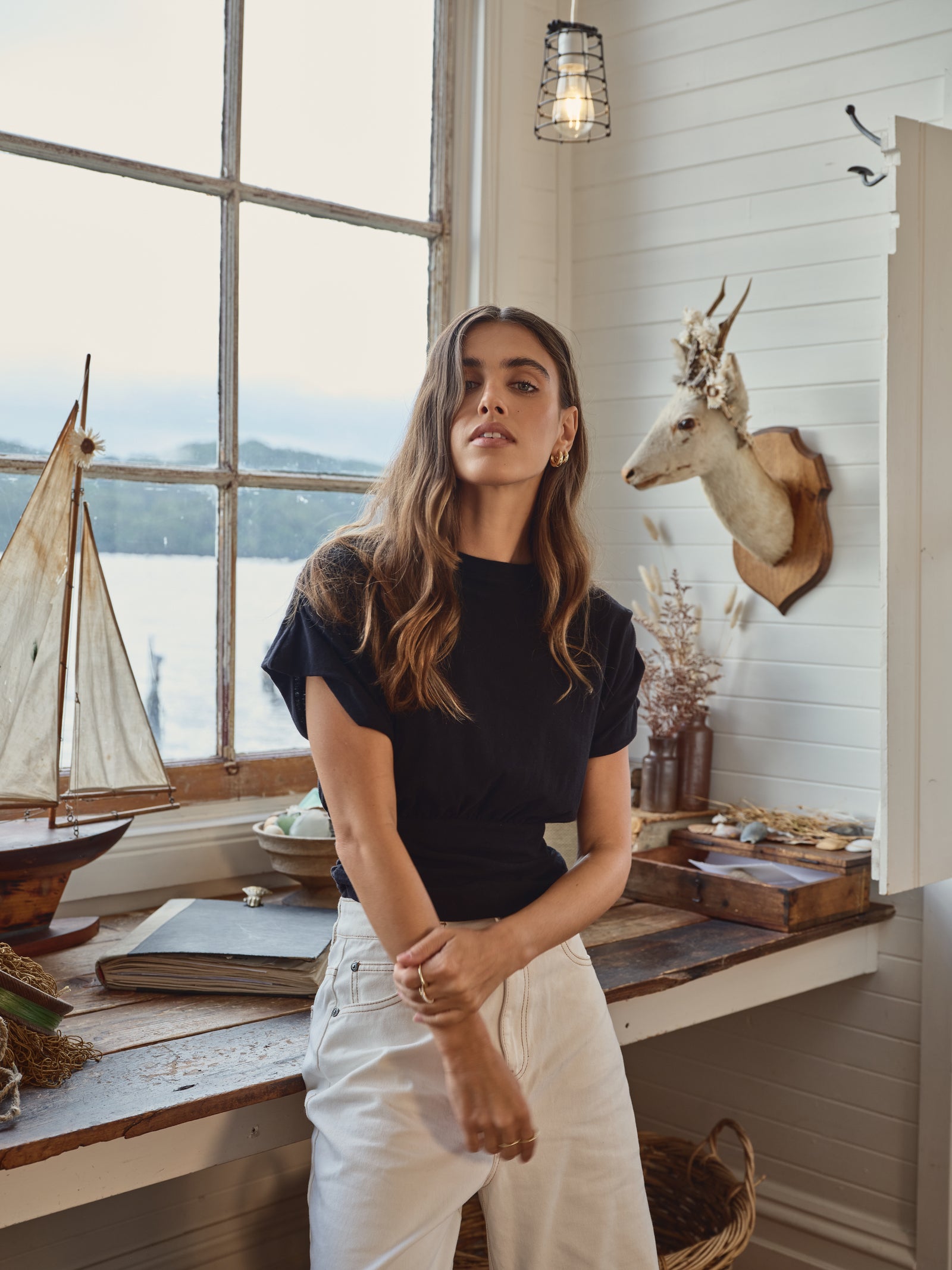 AAE Halle Tee / Black | All About Eve