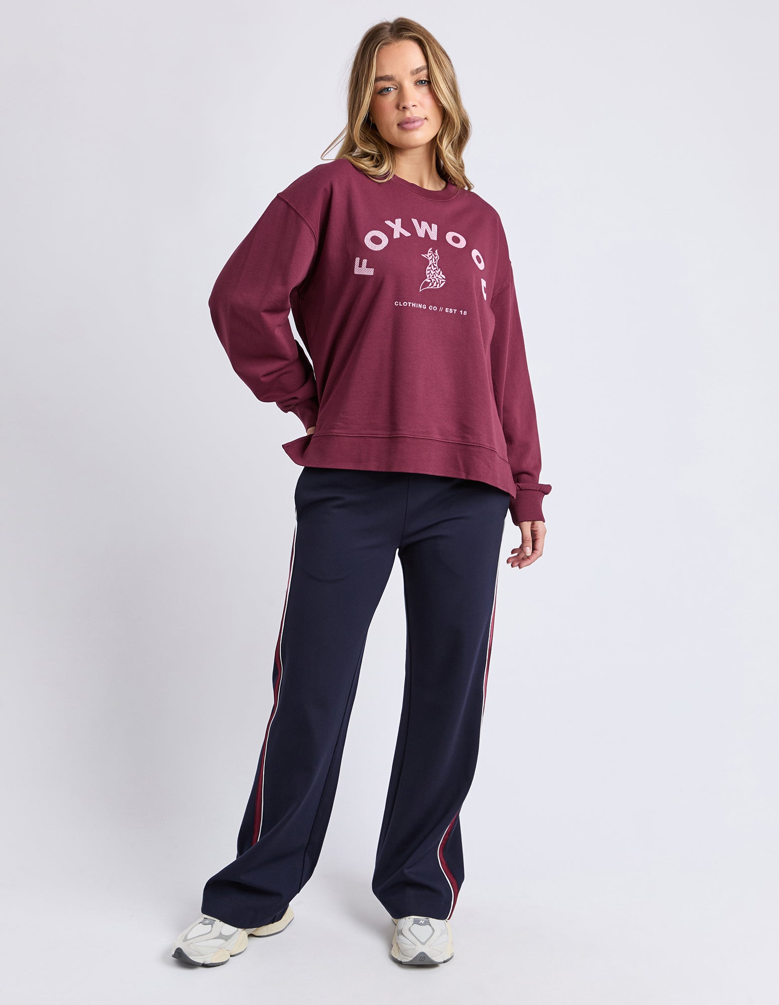 Effortless Contrast Crew / Windsor Wine | Foxwood Foxwood