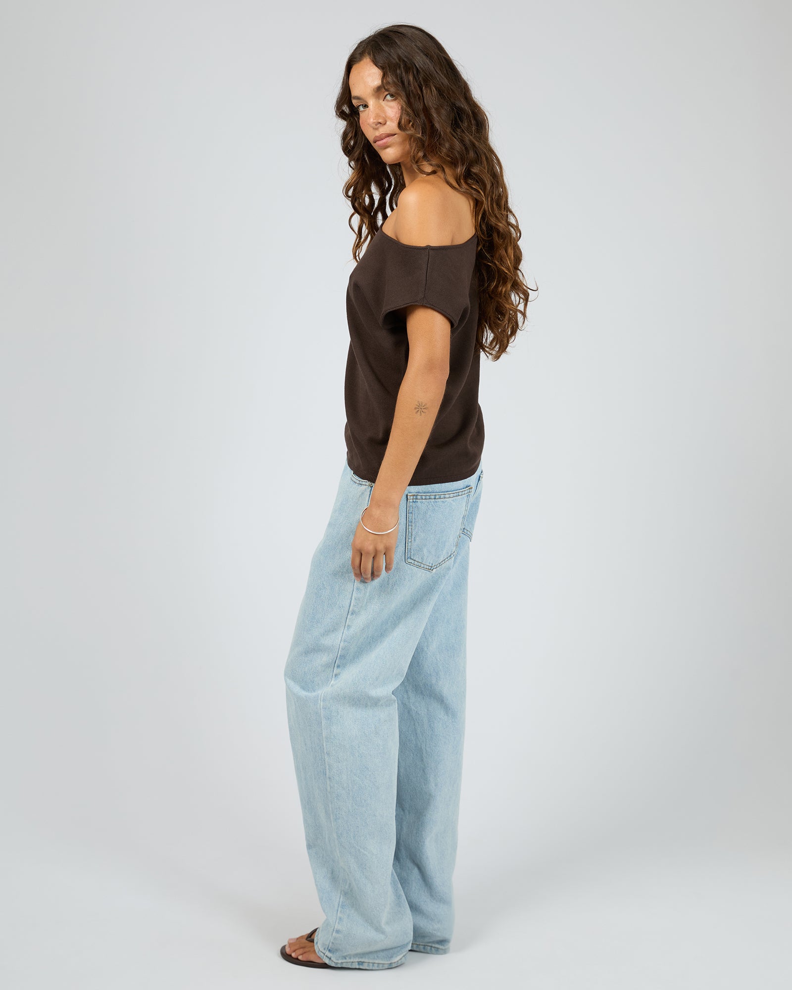 Ellis Off the Shoulder Top / Chocolate | Silent Theory Silent Theory