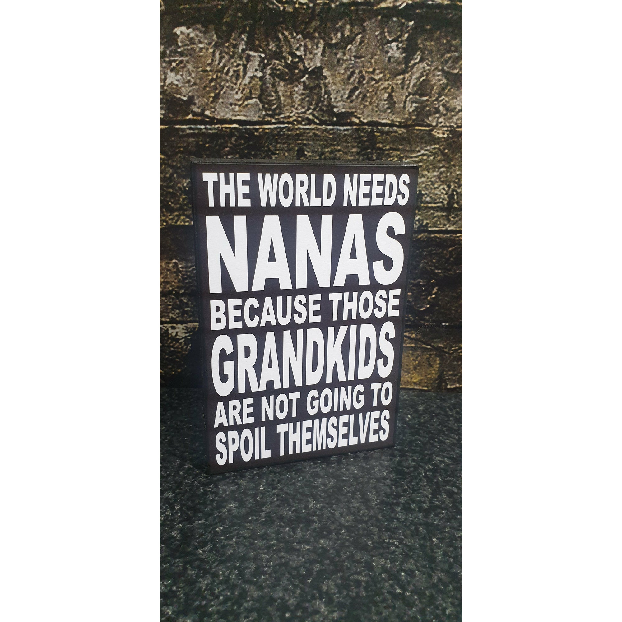 The World Needs Nanas 10x15cm Not specified